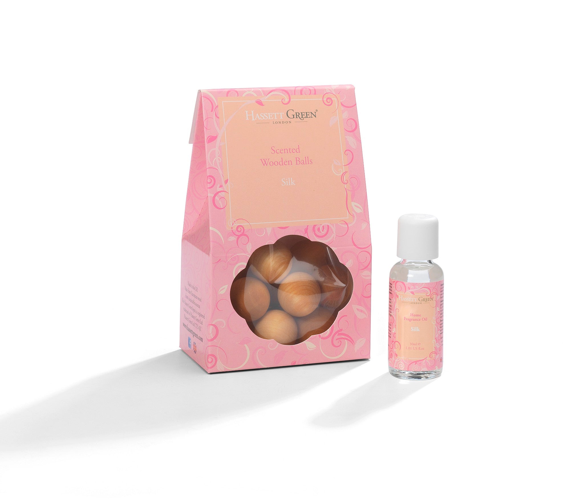 Silk - Scented Wooden Balls 12 Pack plus 30ml Bottle of Home Fragrance Oil