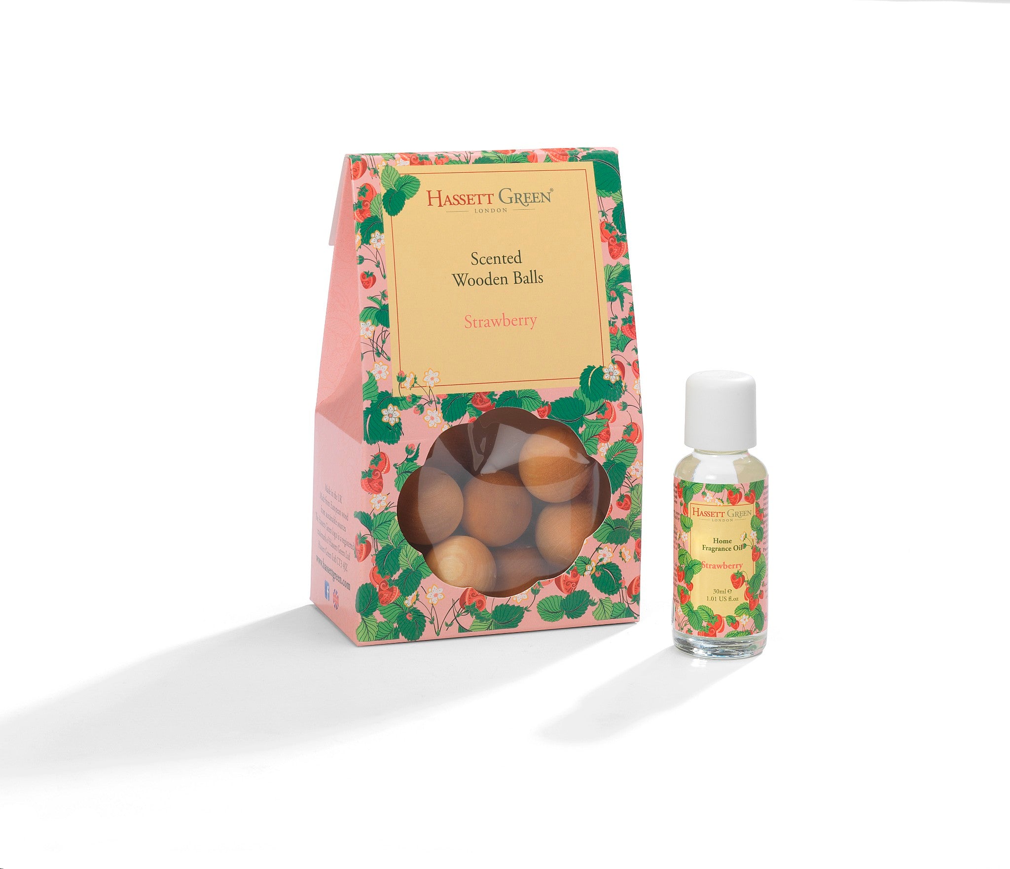 Strawberry - Scented Wooden Balls 12 Pack plus 30ml Bottle of Home Fragrance Oil